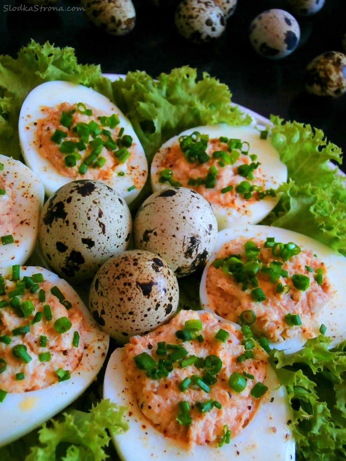 Jaja faszerowane pastą z Tuńczyka - Przepis - Słodka Strona