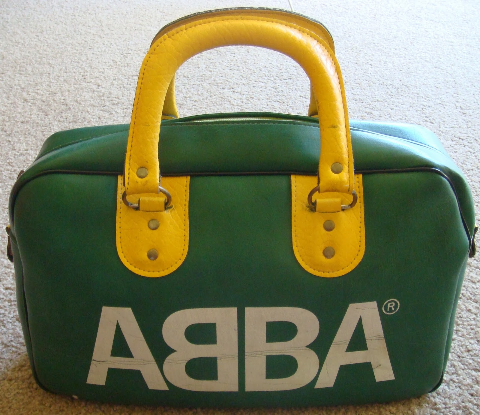 abba schoolbag in hand