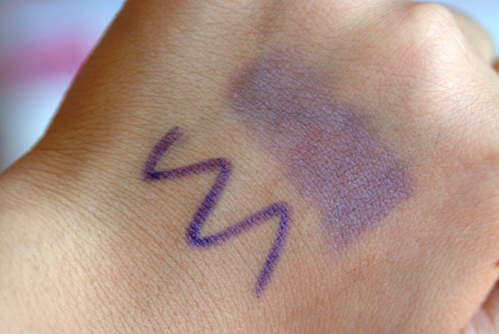 fun size beauty Marcelle 2in1 Retractable Eyeliner in Purpurite