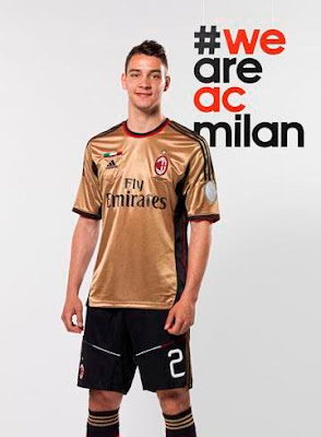 Foto Detail Jersey Baru AC Milan Musim 2013 2014 New AC Milan Third Kit 2014 Foto Detail Jersey Baru AC Milan Musim 2013 2014