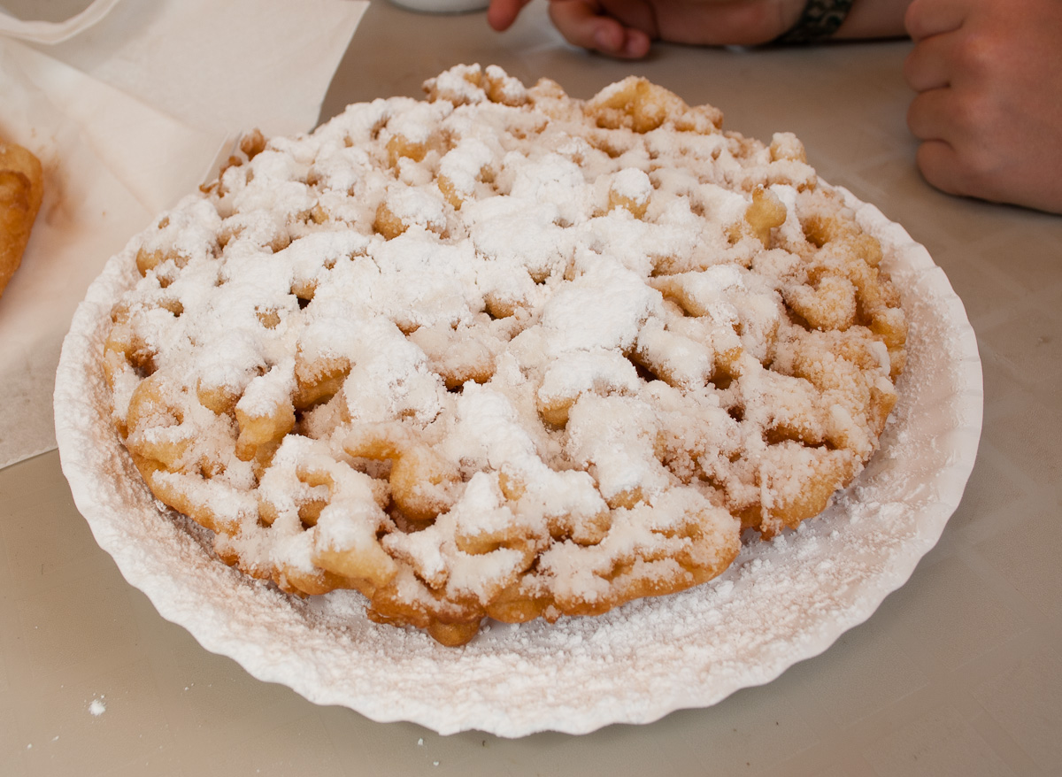 Smoky Bears Famous Food Kitchen and Funnel Cakes Parkway Gatlinburg
