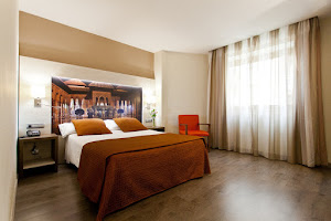 Hotel Corona de Granada 4*