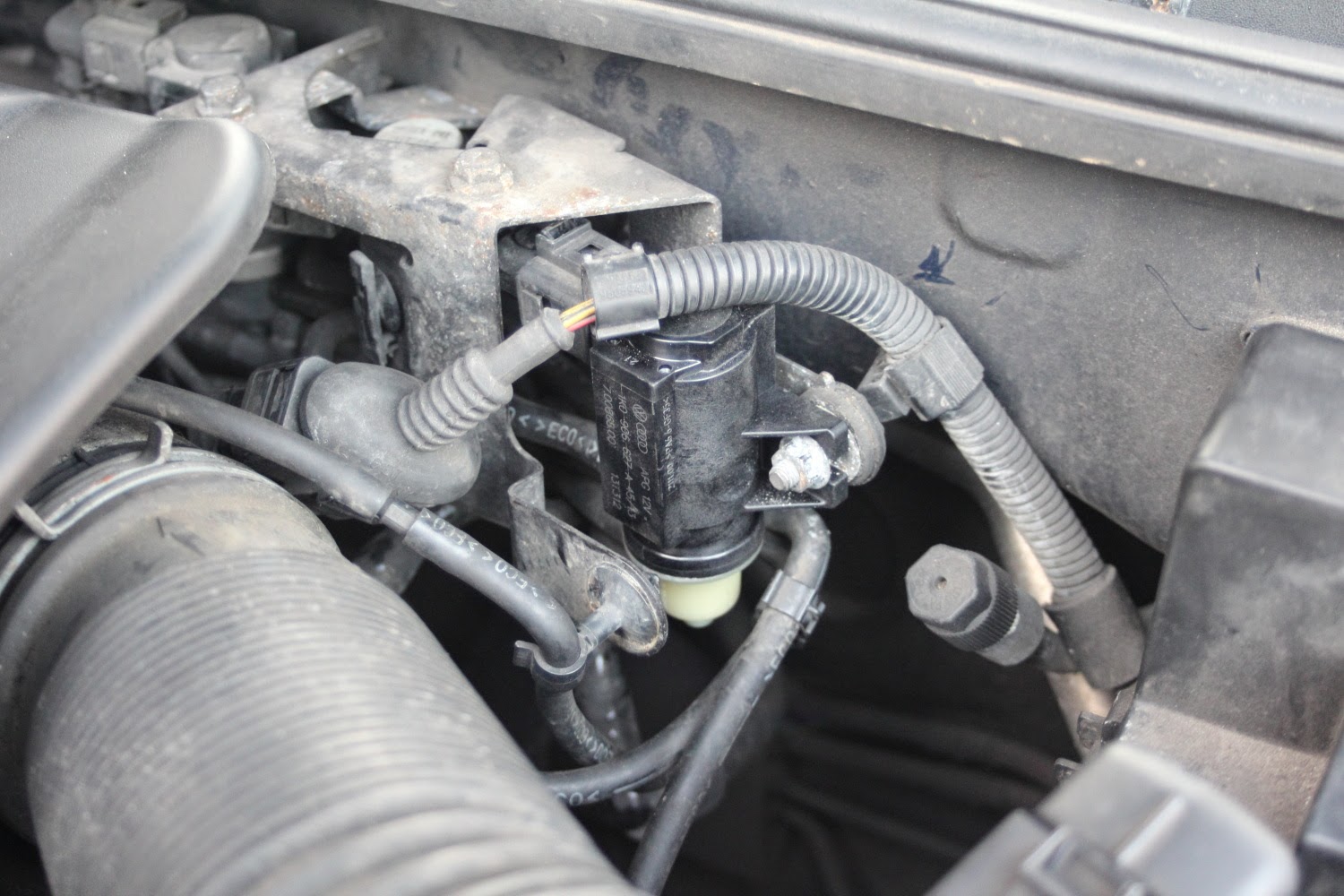VW Golf TDI N75 Boost Pressure Control Valve Replacement VW Golf TDI N75 Boost Pressure Control Valve Replacement
