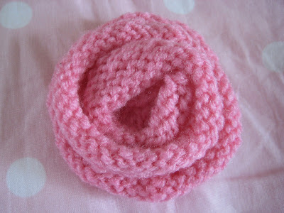 FREE KNITTING PATTERNS FOR ROSES - VERY SIMPLE FREE KNITTING PATTERNS