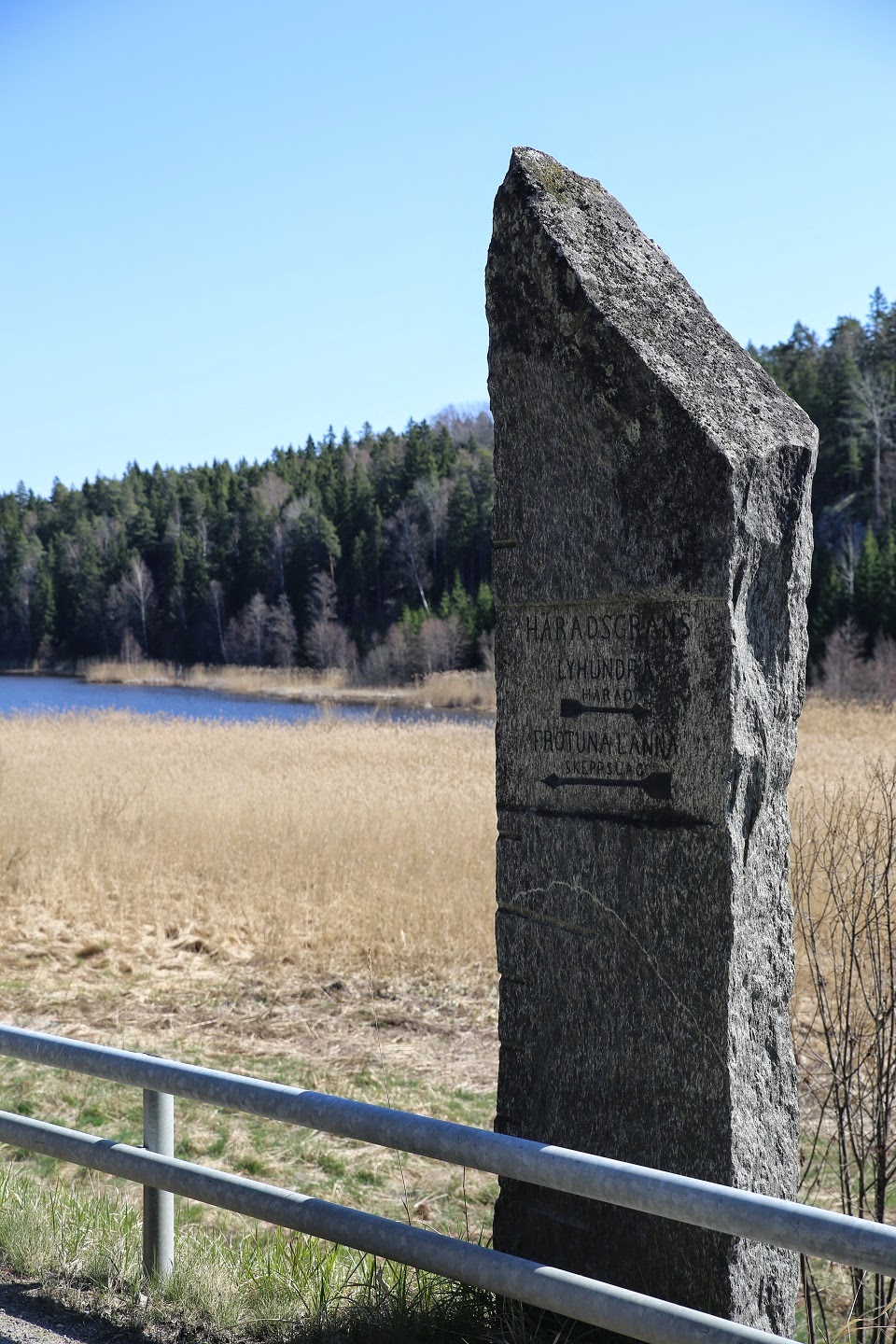 Ruckel och ruiner.: april 2014