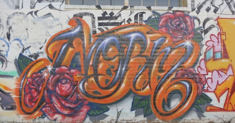 Araleh Airbrush Font Sketch Designs