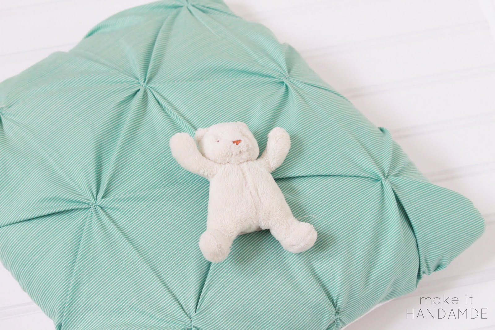 Make It Handmade The Twist Pillow