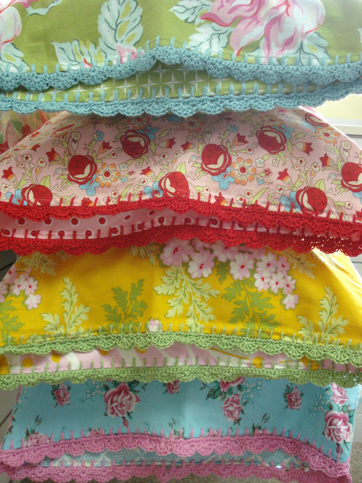 Bee In My I Heart Crochet Edge Pillowcases...