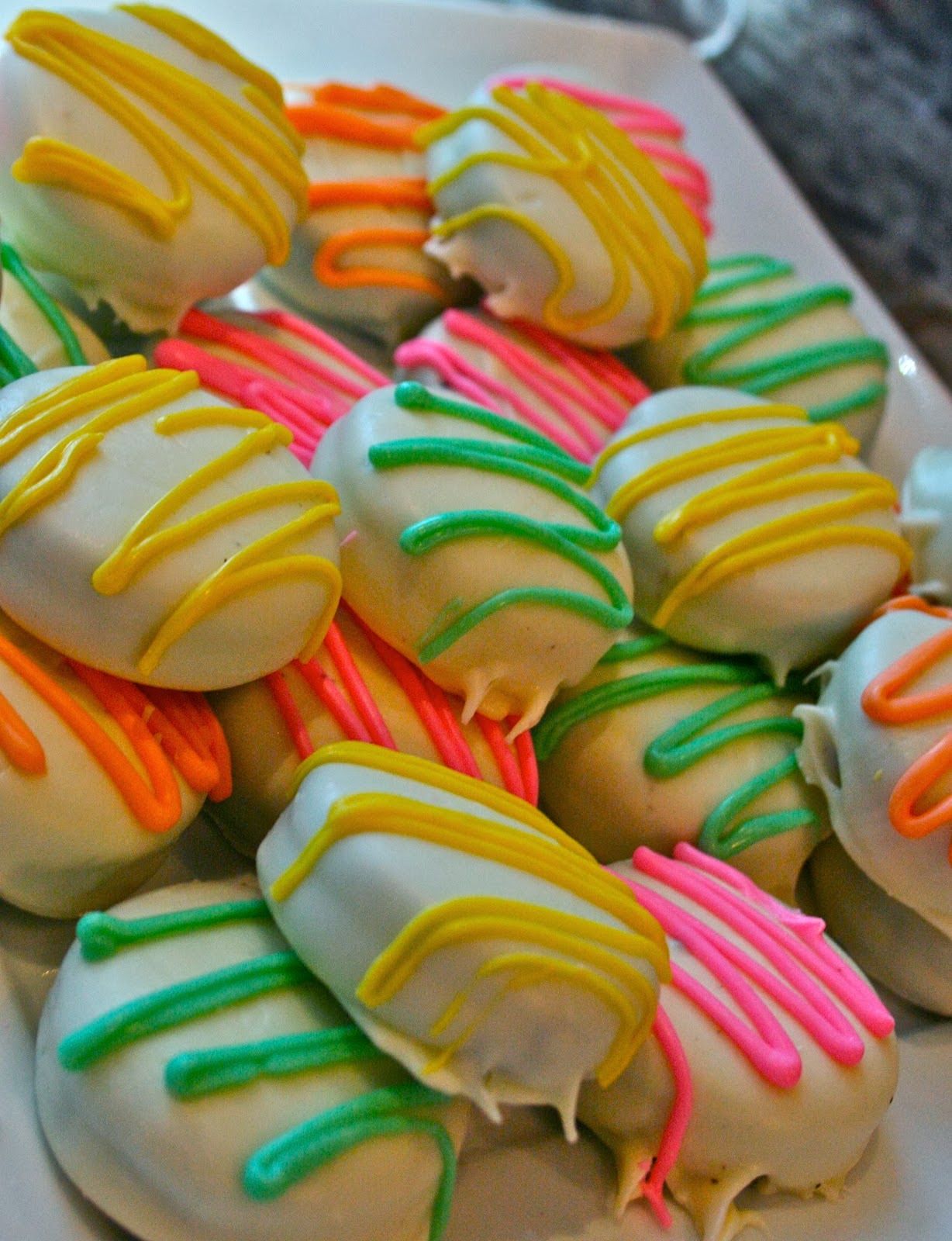 Neon, Glow, Black Light, Glow In The Dark Party! Neon Themed ... Neon, Glow, Black Light, Glow In The Dark Party! Neon Themed ...
