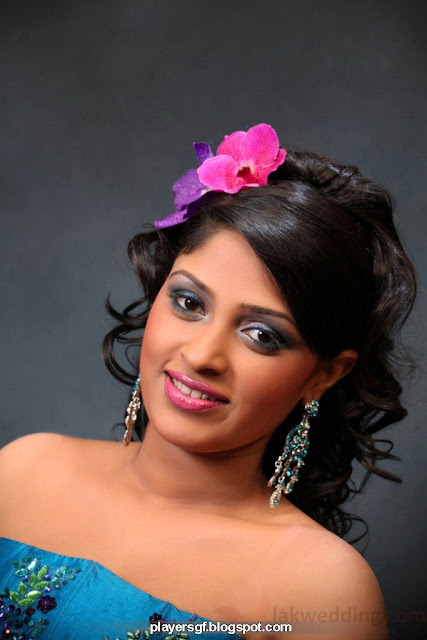 Ajantha Mendis and his wife Yoshini Mendis Ajantha Mendis and his wife Yoshini Mendis