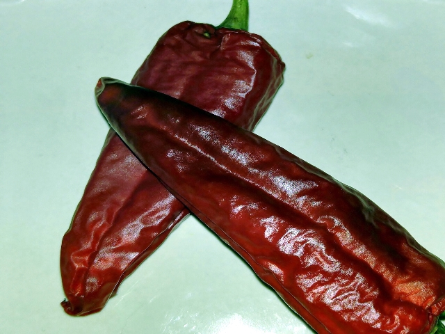 My WAHM Plan: Red hot chili peppers off the vine #gardening