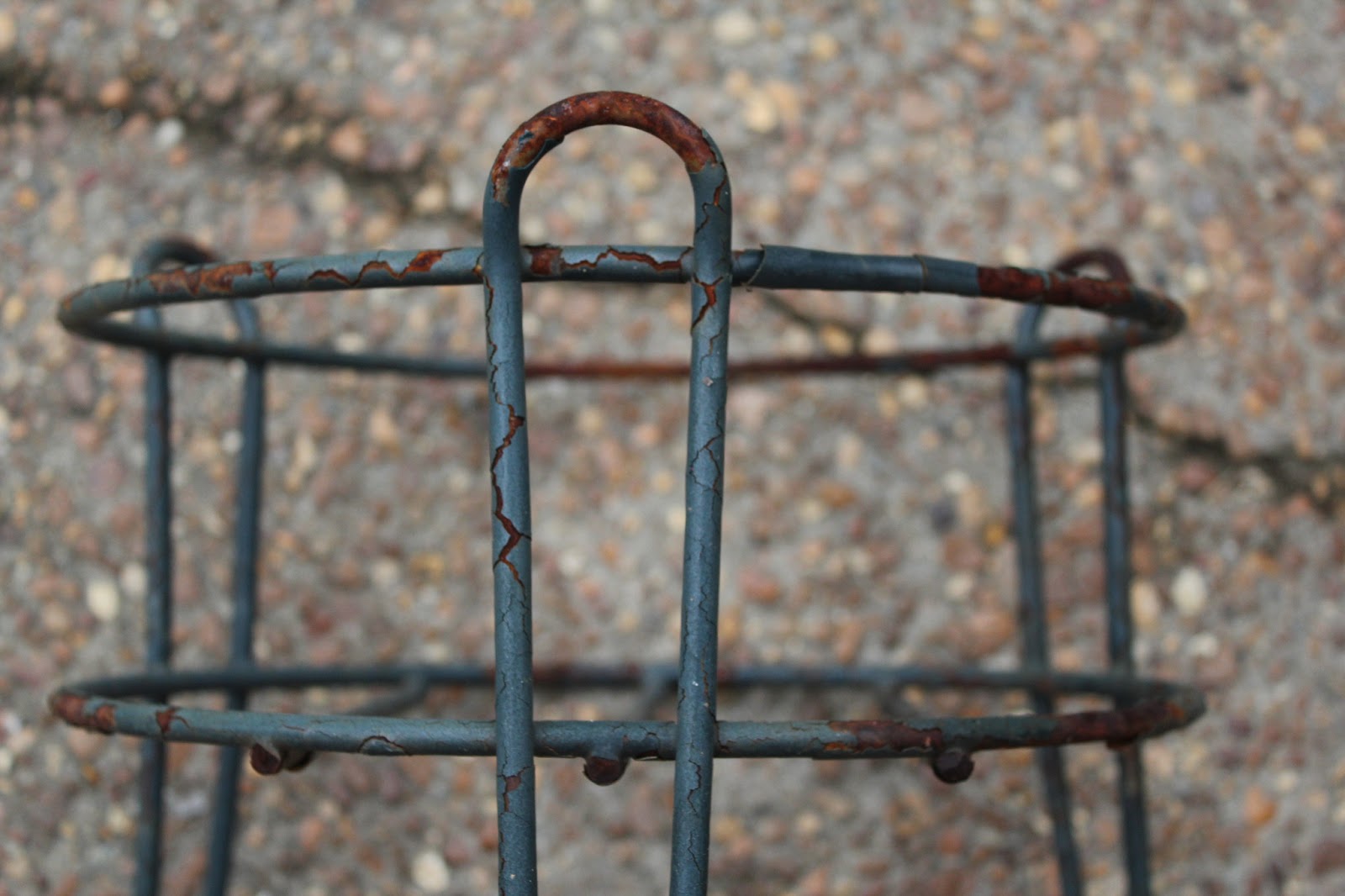 Callie's Crafts Spray Painted Plant Stand