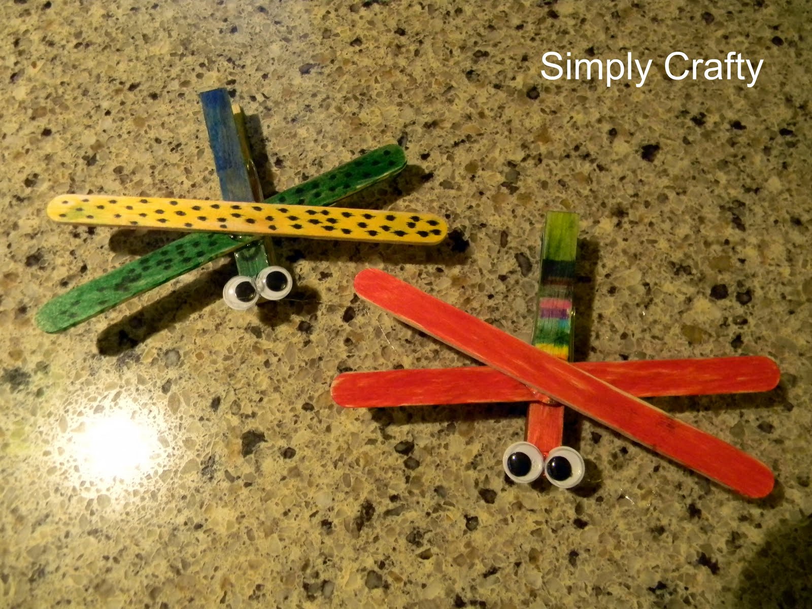 Simply Crafty Clothespin Dragonflies (Quick Afterschool Craft)