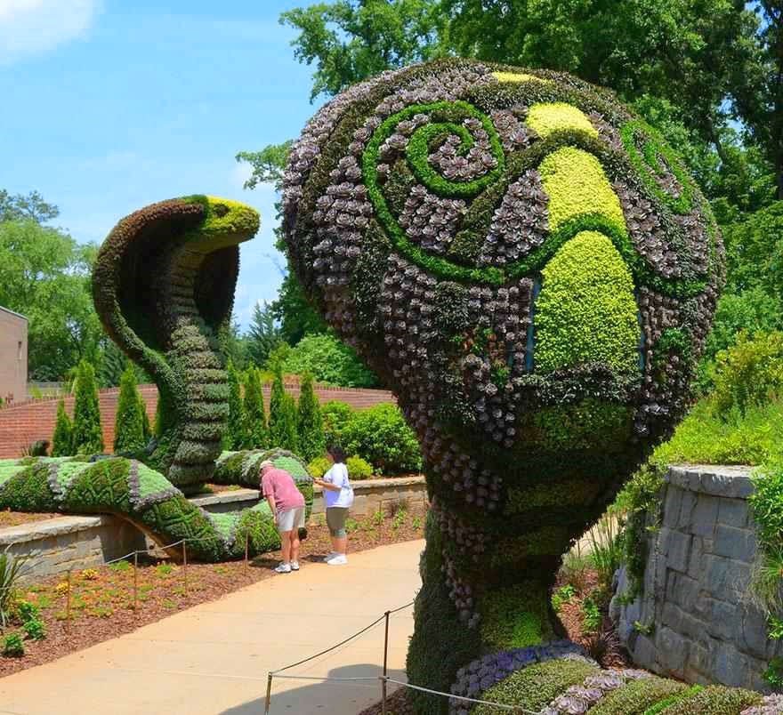  تحتوي هذه الحديقة الواقعة في وسط أتلانتا، جورجيا - الولايات المتحدة الأمريكية على نحوت عملاقة صنعت من النباتات والأزهار Giant+Sculptures+Made+of+Plants+and+Flowers+8