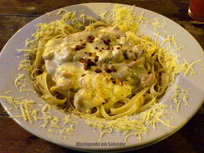 Villa do Bem: Fetuccine a Carbonara com Camarão Villa do Bem: Fetuccine a Carbonara com Camarão