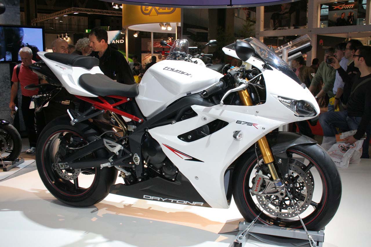 http://4.bp.blogspot.com/-kAC0Grpsr6Y/UZVvhgwMP7I/AAAAAAAChyw/hBETcPhArSM/s1600/daytona-675r-triumph+(4).jpg