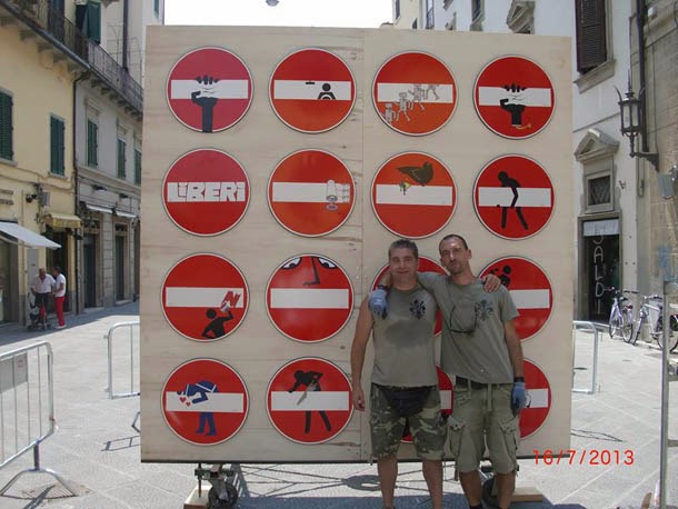 Arte urbana - sinais de trânsito de Clet Abraham Arte urbana - sinais de trânsito de Clet Abraham