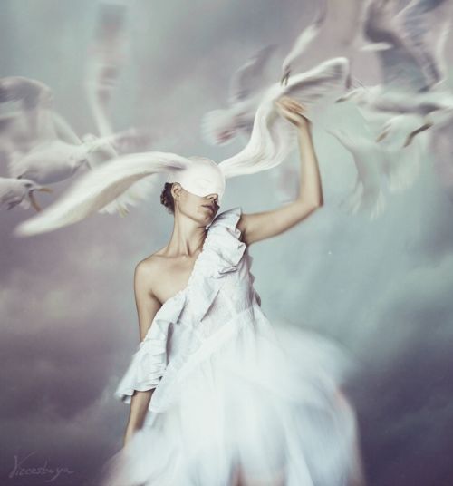 kassandra elka vizerskaya fotografia manipulação digital mulheres sensuais surreal