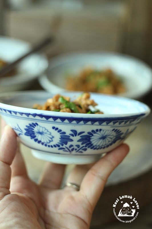 Nasi Lemak Lover Hakka Shui Ban (steamed savoury rice cake) 客家水粄