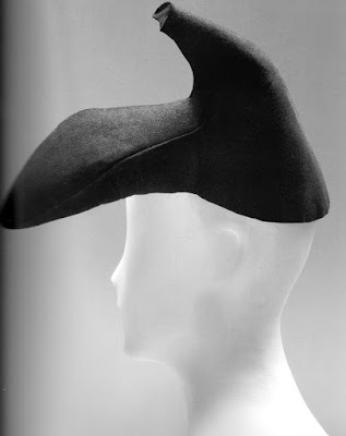 elsa-schiaparelli-shoe-hat.jpg