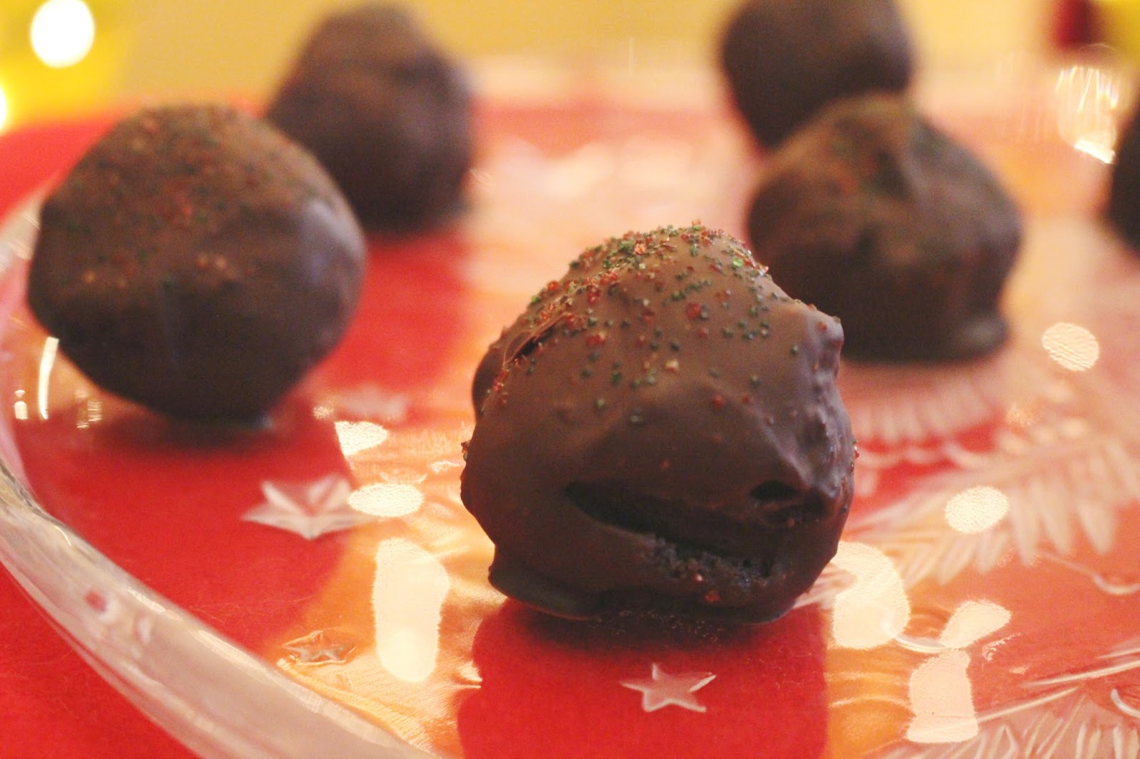 Nestful of love Candy Cane Cake Balls {Holiday Recipe}