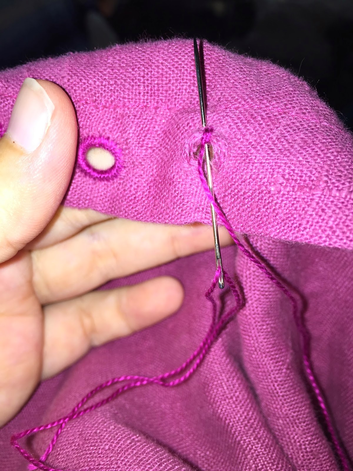 ChainChix Blog HowTo Hand stitched eyelets for period garments