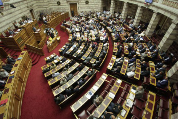 Βουλή: Υπερψηφίστηκε το Μνημόνιο με 222 υπέρ και 64 κατά - «ΝΑΙ» σε όλα ψήφισαν Αποστόλου, Ακριώτης, Μαυραγάνης και Κεδίκογλου Βουλή: Υπερψηφίστηκε το Μνημόνιο με 222 υπέρ και 64 κατά - «ΝΑΙ» σε όλα ψήφισαν Αποστόλου, Ακριώτης, Μαυραγάνης και Κεδίκογλου