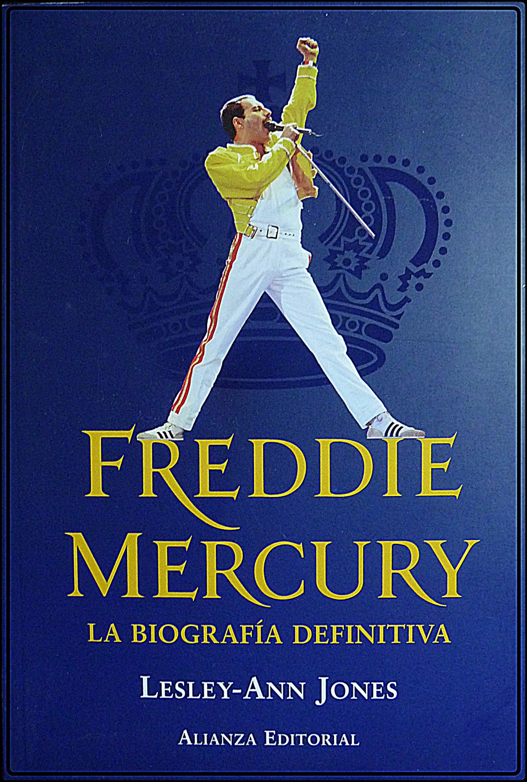 El Asno de Apuleyo: LESLEY-ANN JONES; “FREDDIE MERCURY”.