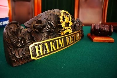 Hakim Corong Undang-Undang? Hakim Corong Undang-Undang?