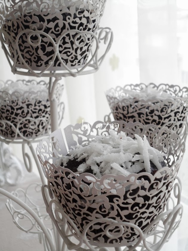 by azra Küçük ıslak kekler&hellip; Ye, Sev, Dua et&hellip;