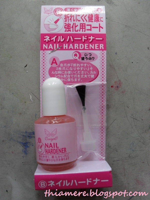 Presenting, Crayon's Nail Hardener. Obviously, it's a Japanese brand basing
