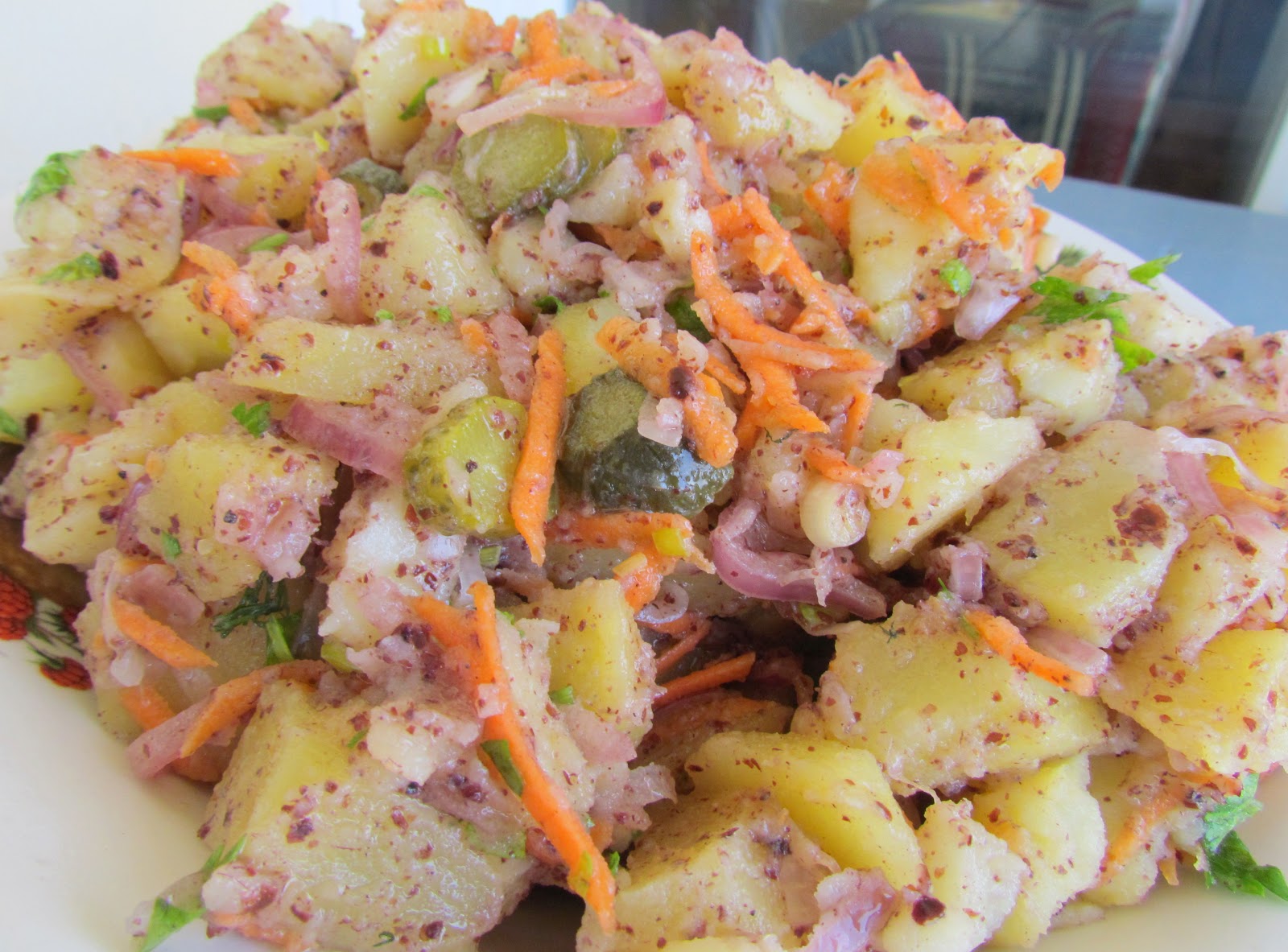 Sumaklı Patates Salatası Tarifi Sumaklı Patates Salatası Tarifi