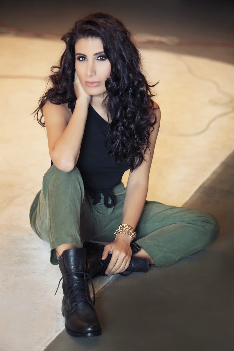 İrem Derici: İrem Derici Resimleri