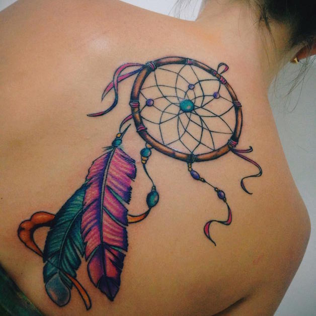 21 Tatuagens Femininas Incríveis de Filtro dos Sonhos Meninas de Tatuagens Aparador Monaco Martina Em Laca Branca ~ 21 Tatuagens Femininas Incríveis de Filtro dos Sonhos Meninas de Tatuagens