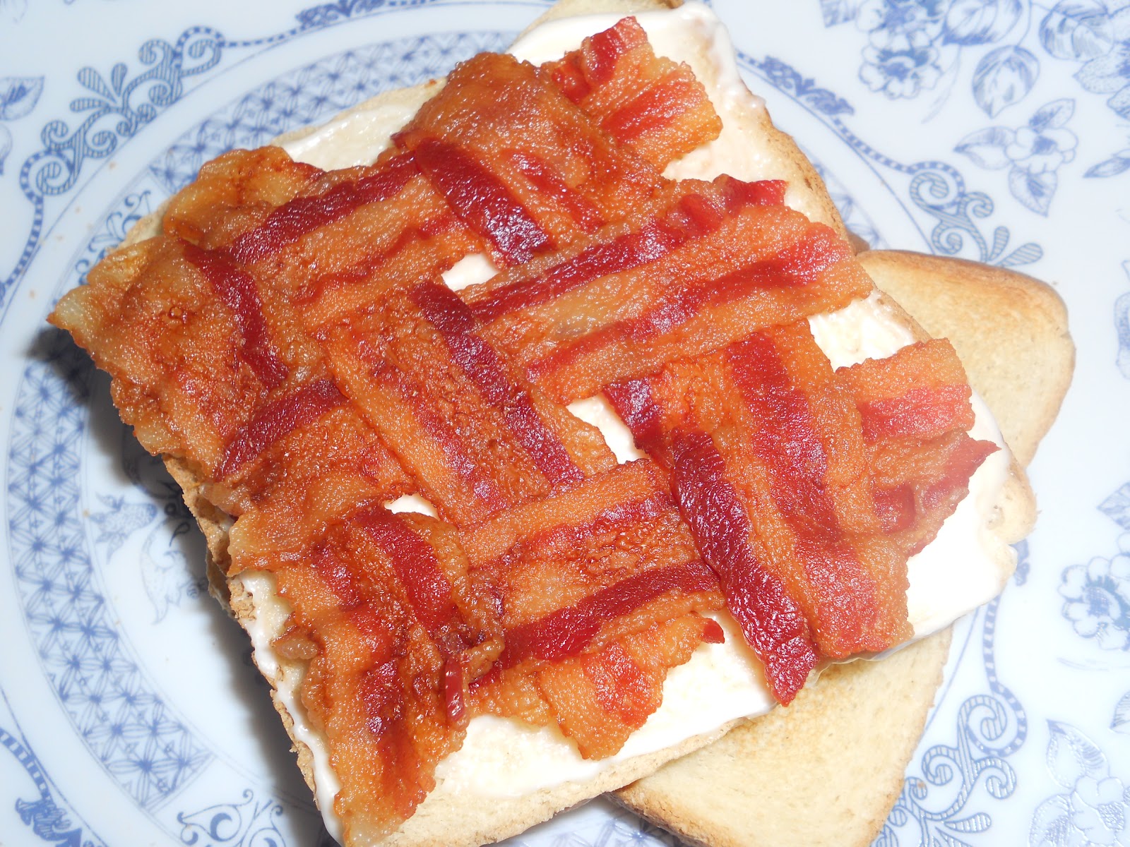 Dots & Daisies BLT Bacon Baskets