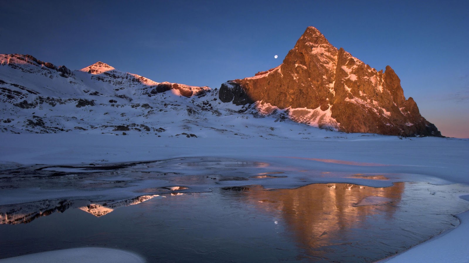 http://4.bp.blogspot.com/-kLDupg1I7Ug/UJfXjYnowZI/AAAAAAAACTc/Yp442bYf-ws/s1600/The+Pyrenees+in+Spain+nature+wallpaper+(1920+x+1080).jpg