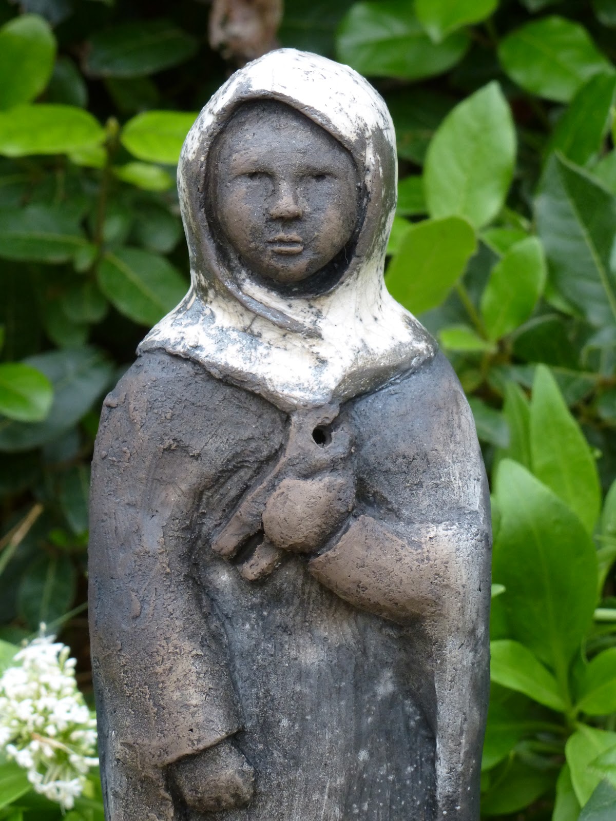 Sculpture en raku de Sainte Apolline une commande particulière
