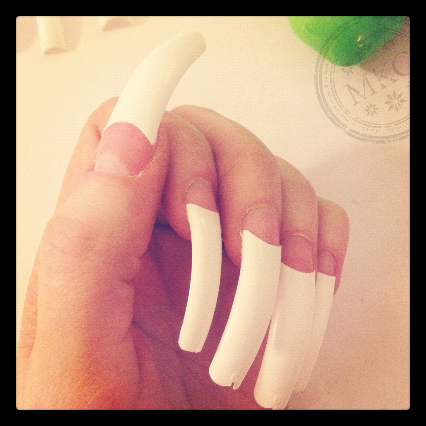 THE FUZZY CORNER: Gel Nails - DIY