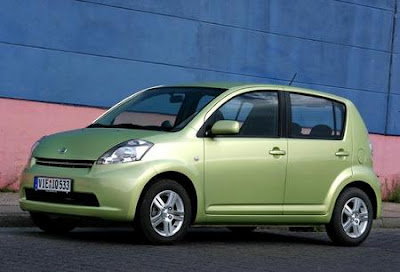 http://4.bp.blogspot.com/-kLe5nl0Nad4/TfsBuc6Z_XI/AAAAAAAAEXM/eZmXRVpKD48/s1600/daihatsu-sirion-2005-4819.jpg
