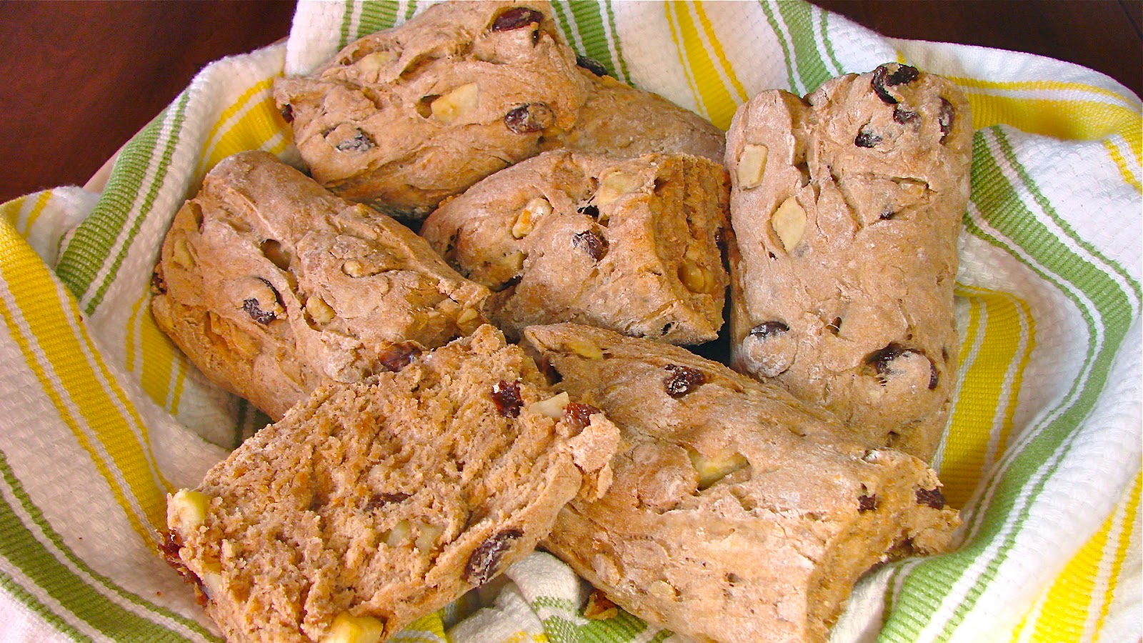 Ashleigh HomeMaker Raisin Apple Walnut Breakfast Bars