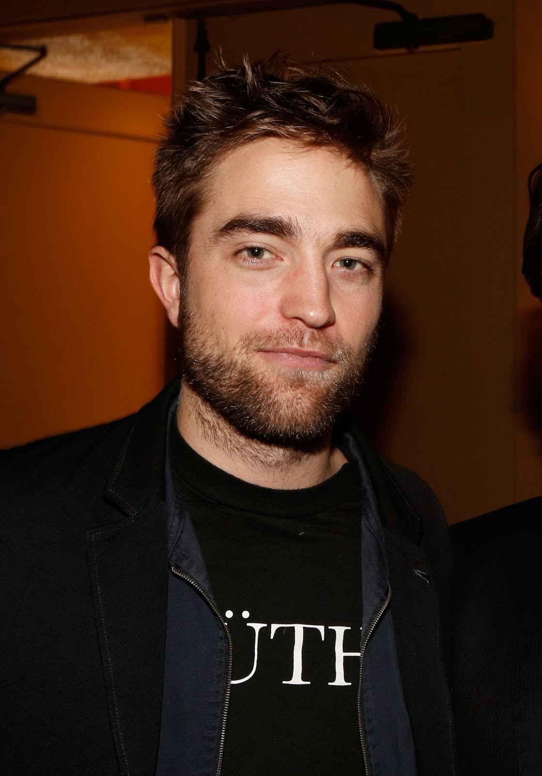 http://4.bp.blogspot.com/-kMascH1Ajd0/UL21B8gLs6I/AAAAAAAAJCI/EWZDNaKIoto/s1600/pattinsonlife+(1).jpg