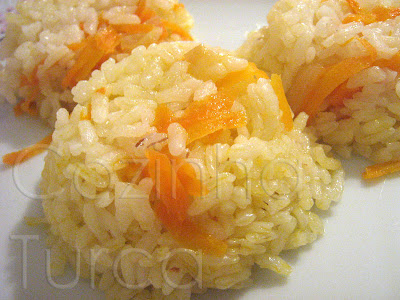 Pilaf de Arroz com Cenoura (Havuçlu Pilav)