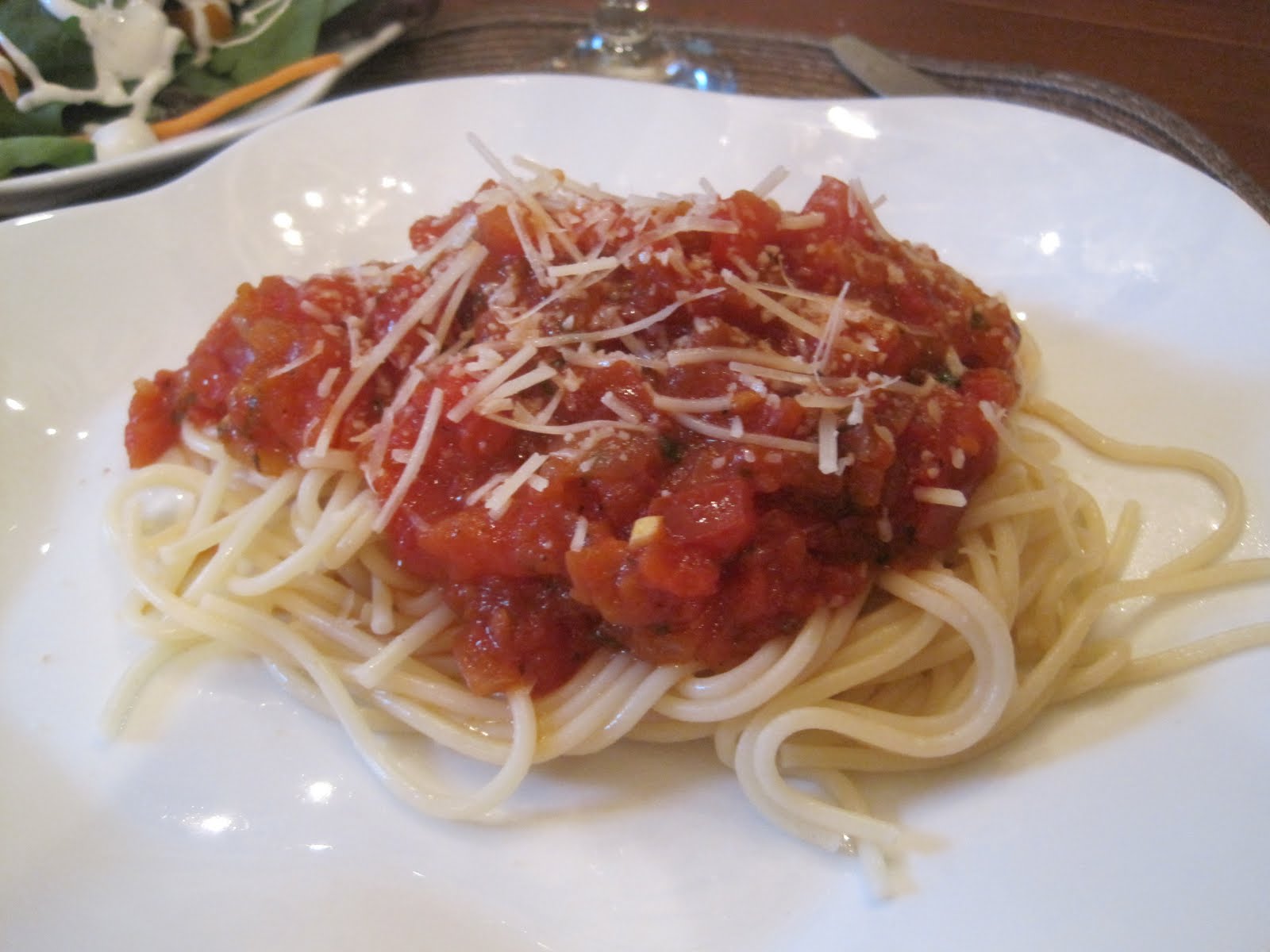 Stefanie's Gluten/Dairy Free Kitchen! Fresh Tomato Spaghetti Sauce