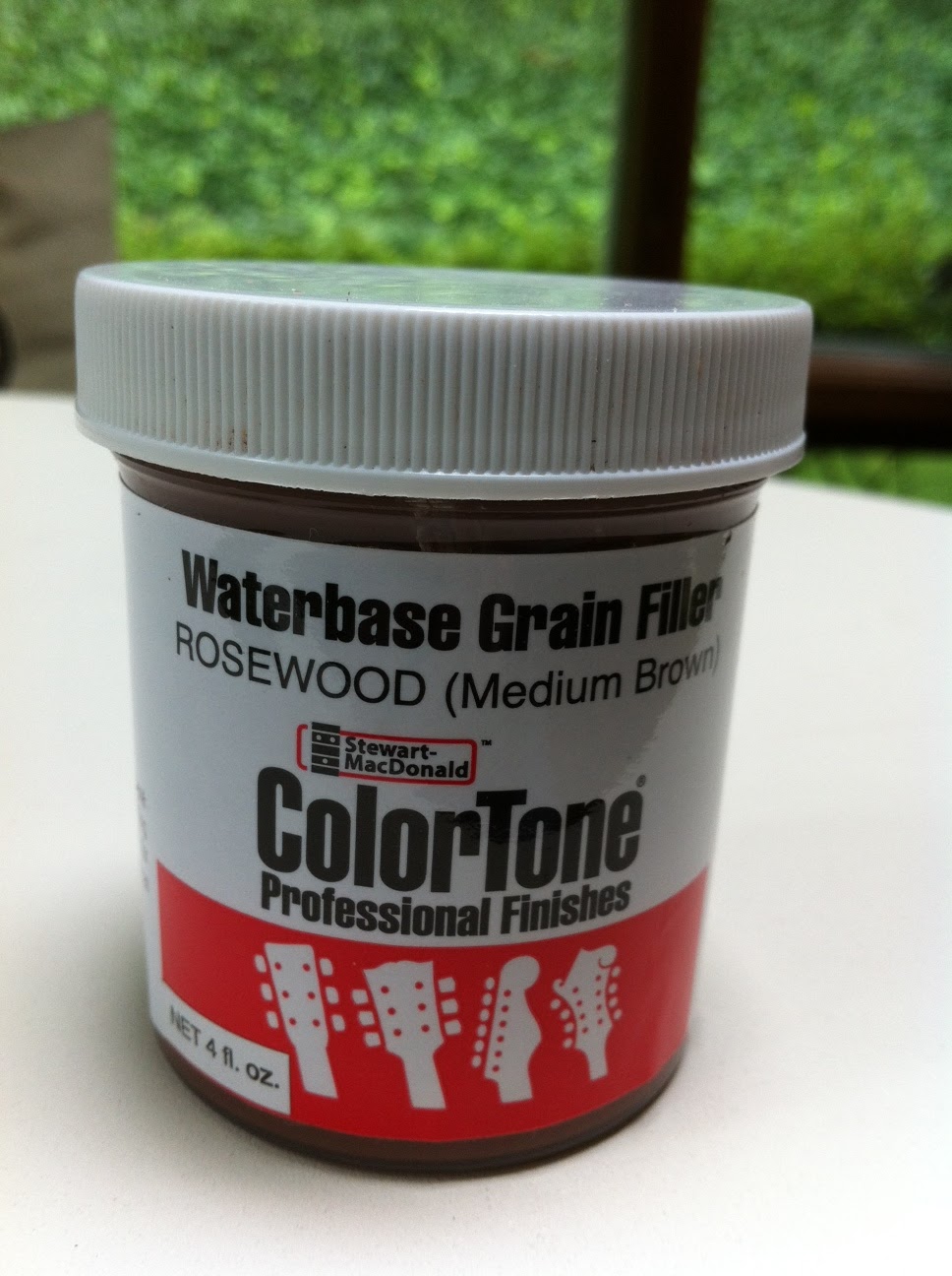 Making an acoustic guitar Wood Grain Filler on Body