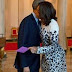 بمناسبة عيد الحب...الخارجية الأمريكية تنشر صورة لأوباما وزوجته 
