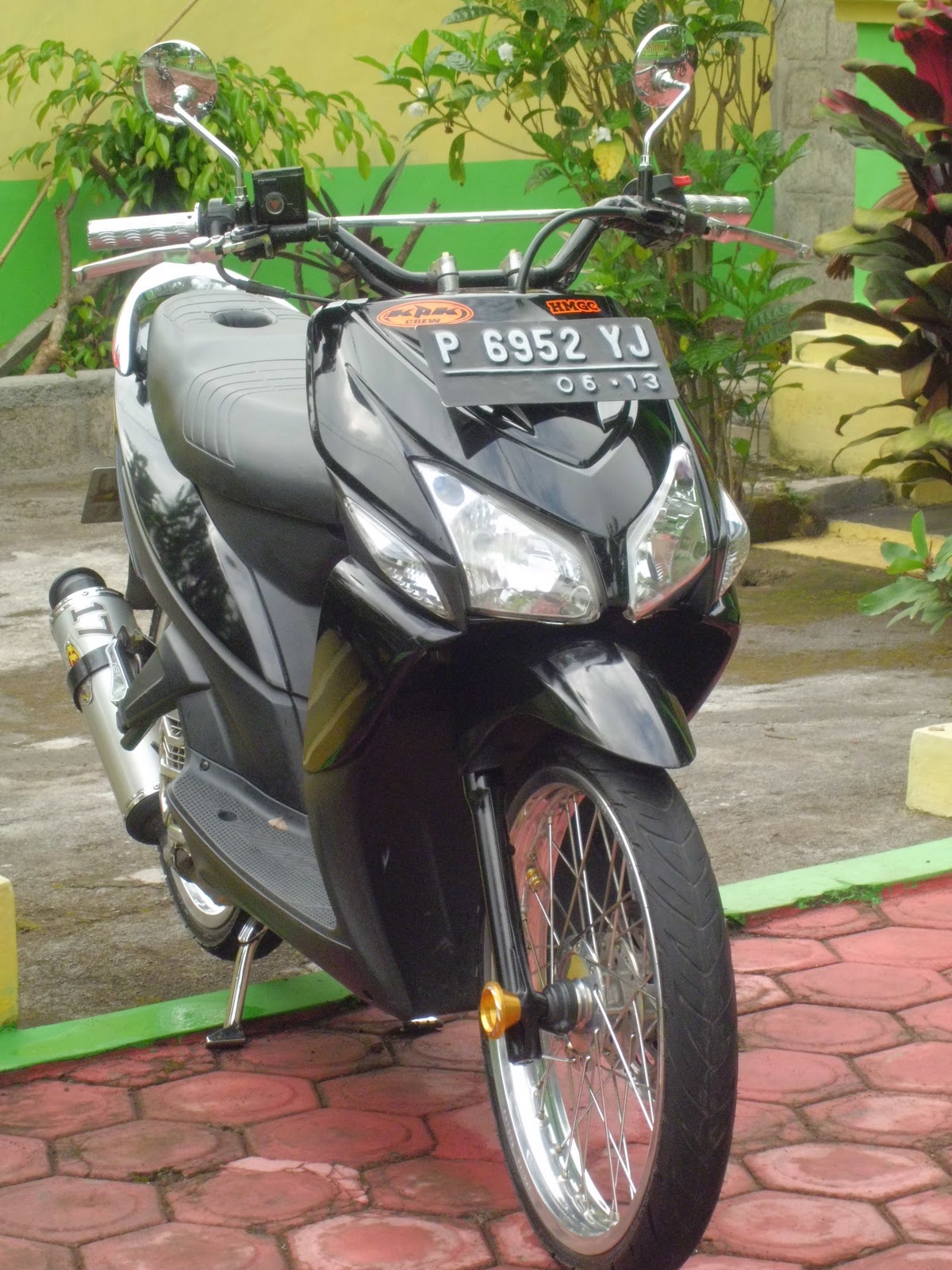 Koleksi Modifikasi Motor Vario 110 Ring 17 Terlengkap Velgy Motor