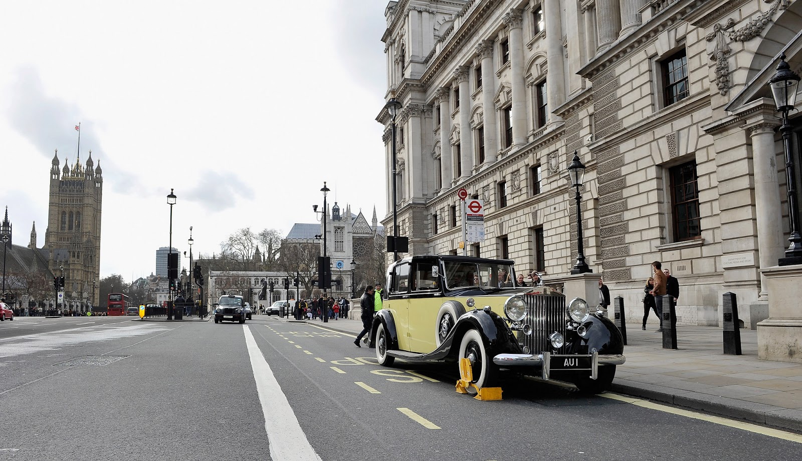 Bond in Motion London Film Museum Goldfinger's Rolls-Royce Phantom III 