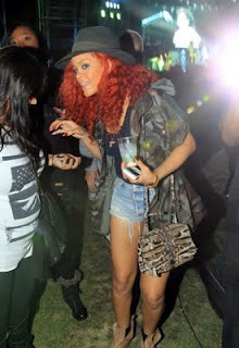 VISTO EN COACHELLA Rihanna+coachella+2011