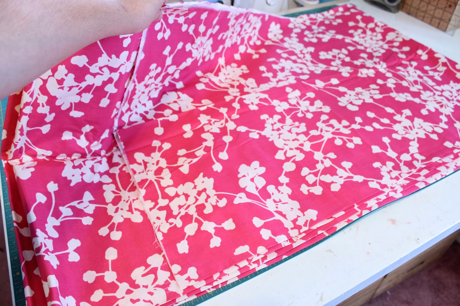 Park and Darwin TUTORIAL how to fold and store your fabric yards