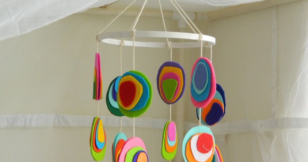 Handmade by Knottygal Felt crib mobile!